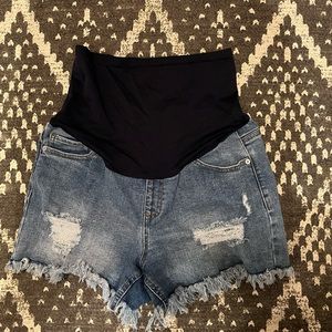 Maternity distressed denim shorts size large